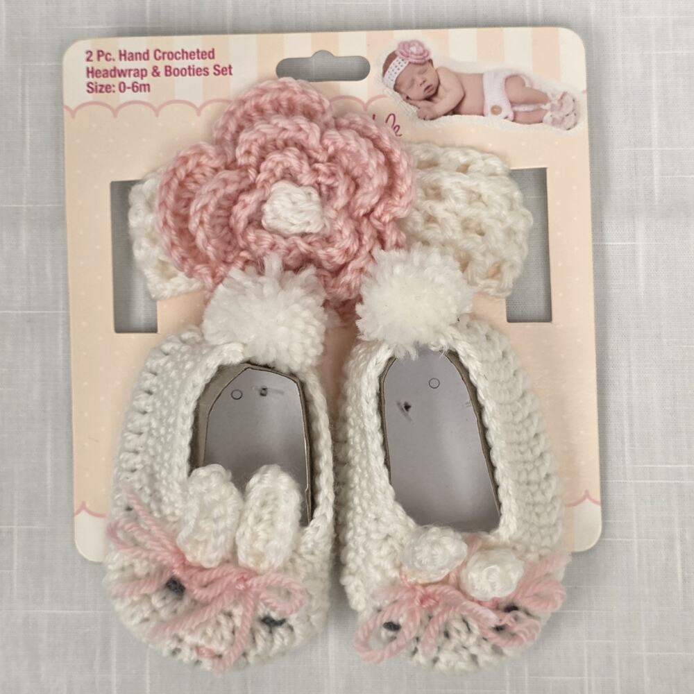 Hand Crocheted Baby Headwrap & Booties Set 0-6 Months Pink White Flower New